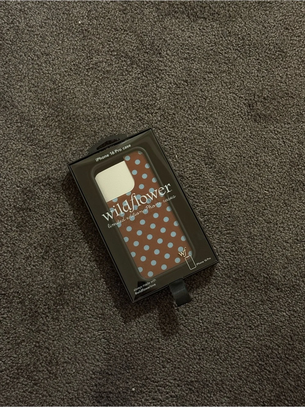 Wildflowers Brown Phone Case with Light Blue Polka Dots iphone 16 pro